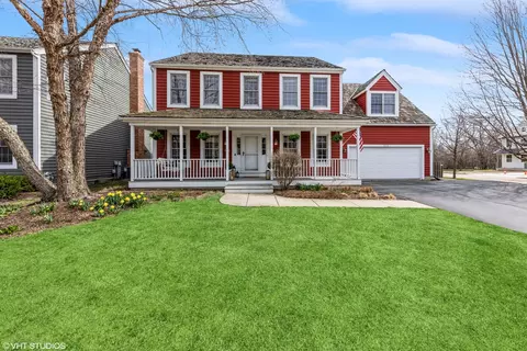 655 Yorktown Ln, Gurnee, IL 60031