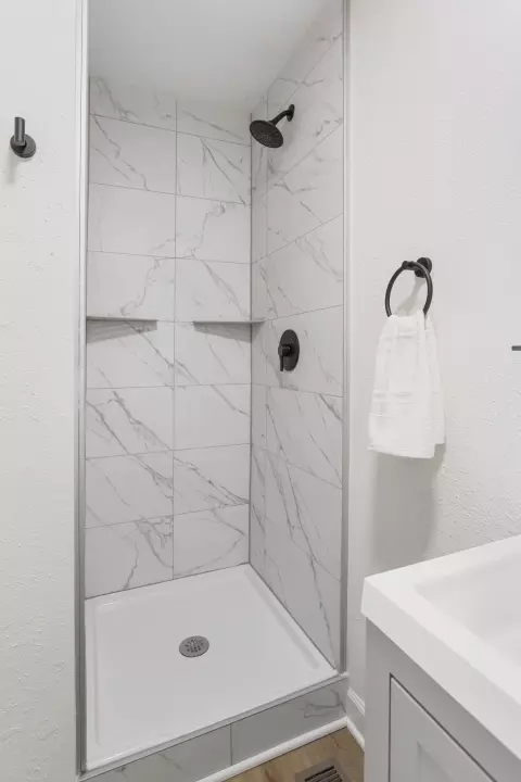 Bath - 2803 Maplewood Dr, Champaign, IL 61821 photo 4 of 4