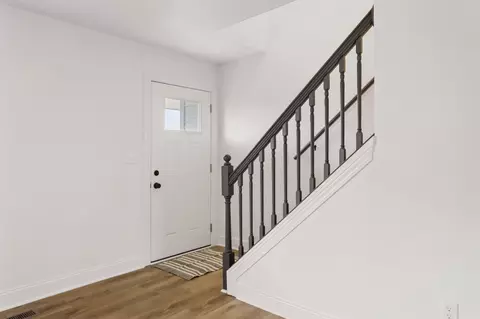 Entry Way - 2803 Maplewood Dr, Champaign, IL 61821 photo 1 of 3