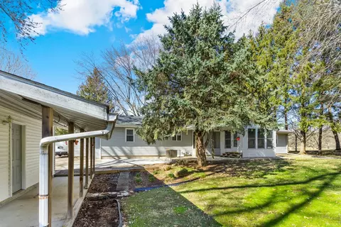 566 Wolverine Ln, Dixon, IL 61021 photo 32
