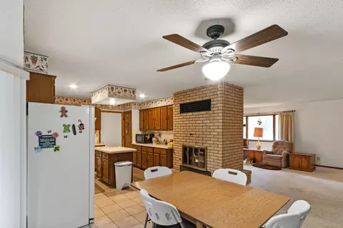 566 Wolverine Ln, Dixon, IL 61021 photo 11