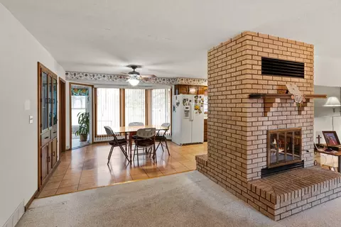 566 Wolverine Ln, Dixon, IL 61021 photo 9