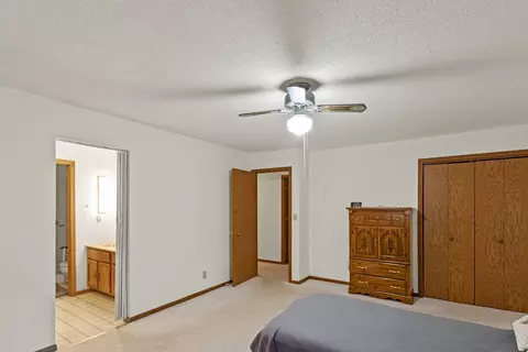 566 Wolverine Ln, Dixon, IL 61021 photo 17
