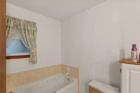 566 Wolverine Ln, Dixon, IL 61021 photo 21