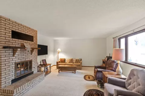 566 Wolverine Ln, Dixon, IL 61021 photo 6