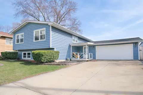1202 Pomeroy Ct, Saint Charles, IL 60174