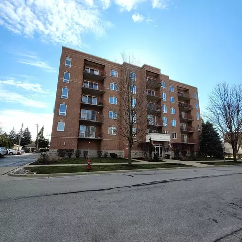 501 Alles St #305, Des Plaines, IL 60016