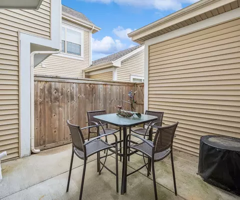 2045 Dauntless Dr, Glenview, IL 60026 photo 26
