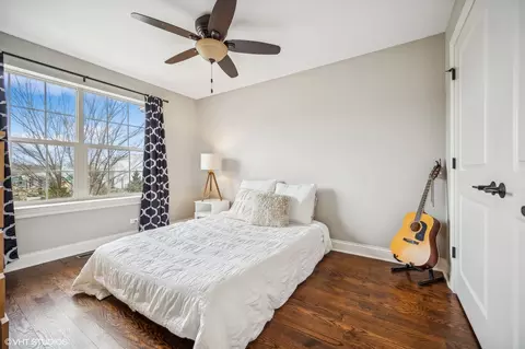 2045 Dauntless Dr, Glenview, IL 60026 photo 16