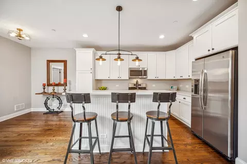 2045 Dauntless Dr, Glenview, IL 60026 photo 9
