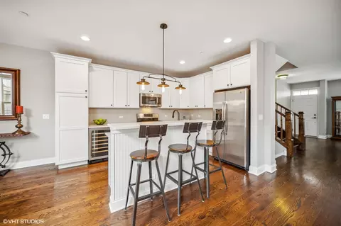 2045 Dauntless Dr, Glenview, IL 60026 photo 8
