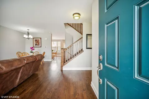 2045 Dauntless Dr, Glenview, IL 60026 photo 2
