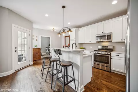 2045 Dauntless Dr, Glenview, IL 60026 photo 7