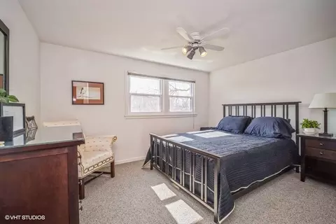 3715 Maple Leaf Dr, Glenview, IL 60026 photo 9