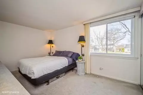 3715 Maple Leaf Dr, Glenview, IL 60026 photo 7
