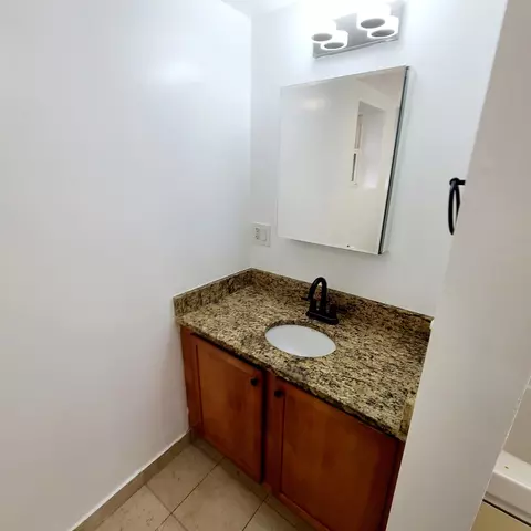 Bath - Undisclosed, Chicago, IL 60645 photo 1 of 3