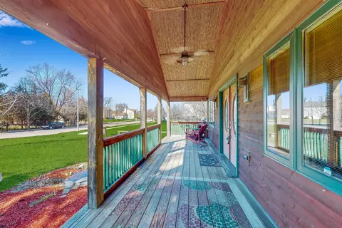 Exterior - 4 N269 5th Ave, Addison, IL 60101 photo 2 of 6