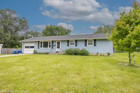416 Harvey St, Dekalb, IL 60115