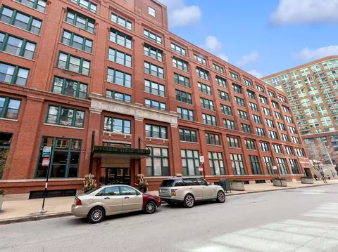 411 W Ontario St #502, Chicago, IL 60654