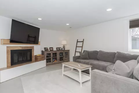 Living - 1309 E Vernon Ave, Normal, IL 61761 photo 5 of 5