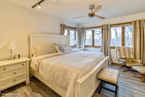 Bedroom - 155 Forestview Dr, Elgin, IL 60120 photo 1 of 3