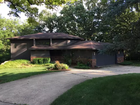 Exterior - 155 Forestview Dr, Elgin, IL 60120 photo 8 of 13