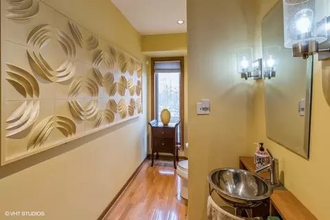 Bath - 155 Forestview Dr, Elgin, IL 60120 photo 1 of 6