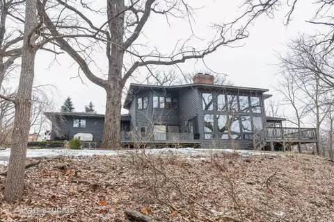 Exterior - 155 Forestview Dr, Elgin, IL 60120 photo 4 of 13
