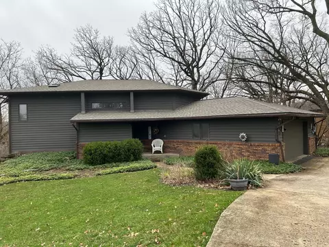 Exterior - 155 Forestview Dr, Elgin, IL 60120 photo 6 of 13