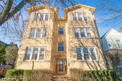3912 W Byron St #1, Chicago, IL 60618