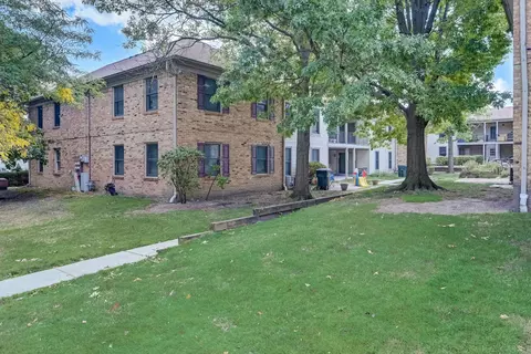 1761 Sessions Walk #H, Hoffman Estates, IL 60169