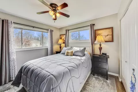 Bedroom - 330 Lincoln St, Hoffman Estates, IL 60169 photo 1 of 9