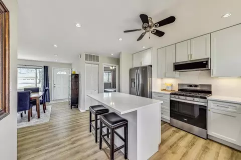 Kitchen - 330 Lincoln St, Hoffman Estates, IL 60169 photo 2 of 3
