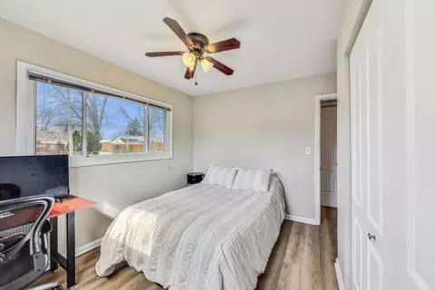Bedroom - 330 Lincoln St, Hoffman Estates, IL 60169 photo 8 of 9