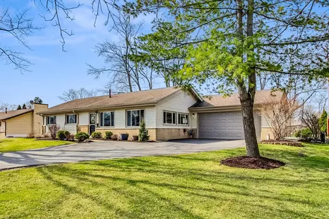 Exterior - 330 Lincoln St, Hoffman Estates, IL 60169 photo 2 of 9