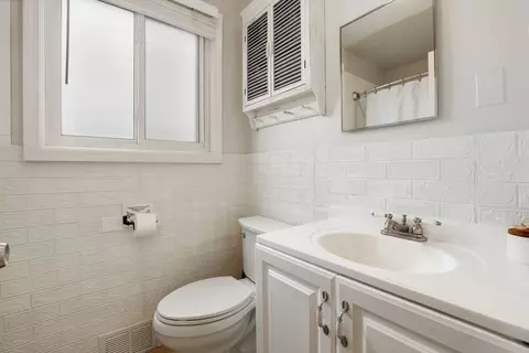 Bath - 453 Geneva Ave, Hillside, IL 60162 photo 1 of 1