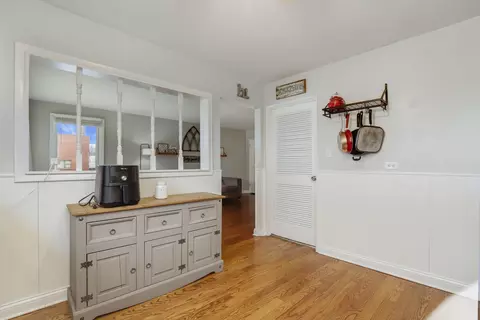 Entry Way - 453 Geneva Ave, Hillside, IL 60162 photo 2 of 2