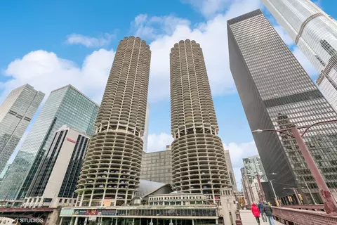 300 N State St #5422, Chicago, IL 60654