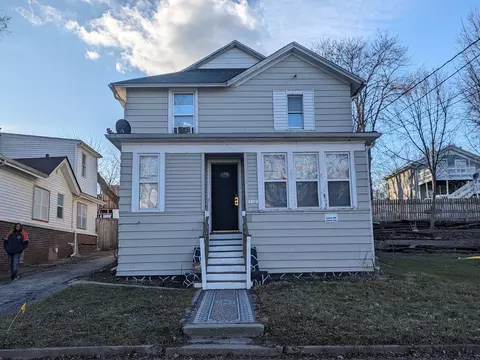 318 Oak St, Waukegan, IL 60085