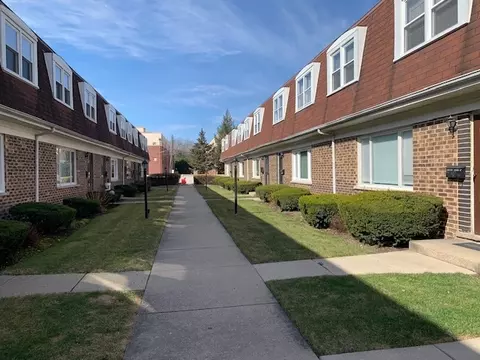 6956 N Oakley Ave #B, Chicago, IL 60645