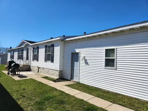 332 Elder Ln, Belvidere, IL 61008
