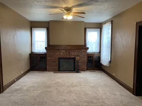 Living - 783 E 5th St, El Paso, IL 61738 photo 1 of 3