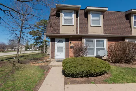 2308 Hyde Ct, Schaumburg, IL 60194