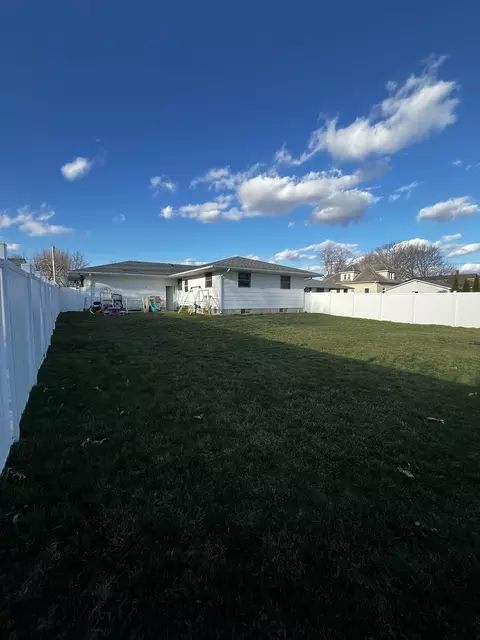 Exterior - 2014 8th St, Peru, IL 61354 photo 3 of 4