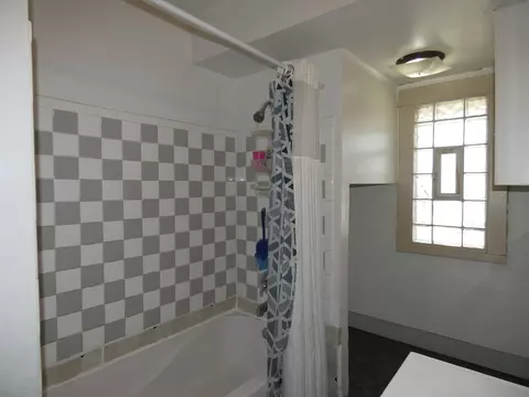 Bath - 215 S Washington Ave, Kankakee, IL 60901 photo 2 of 2