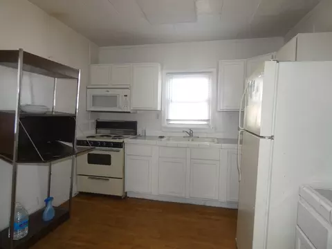 Kitchen - 215 S Washington Ave, Kankakee, IL 60901 photo 1 of 3