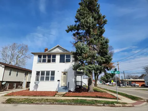 712 Douglas St, Bloomington, IL 61701 photo 2