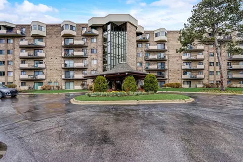 1243 E Baldwin Ln #109, Palatine, IL 60074
