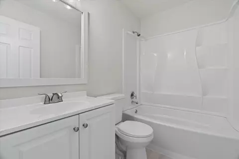 32446 N Rushmore Ave, Lakemoor, IL 60051 photo 24