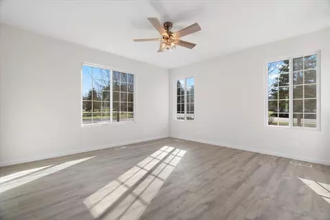 32446 N Rushmore Ave, Lakemoor, IL 60051 photo 17